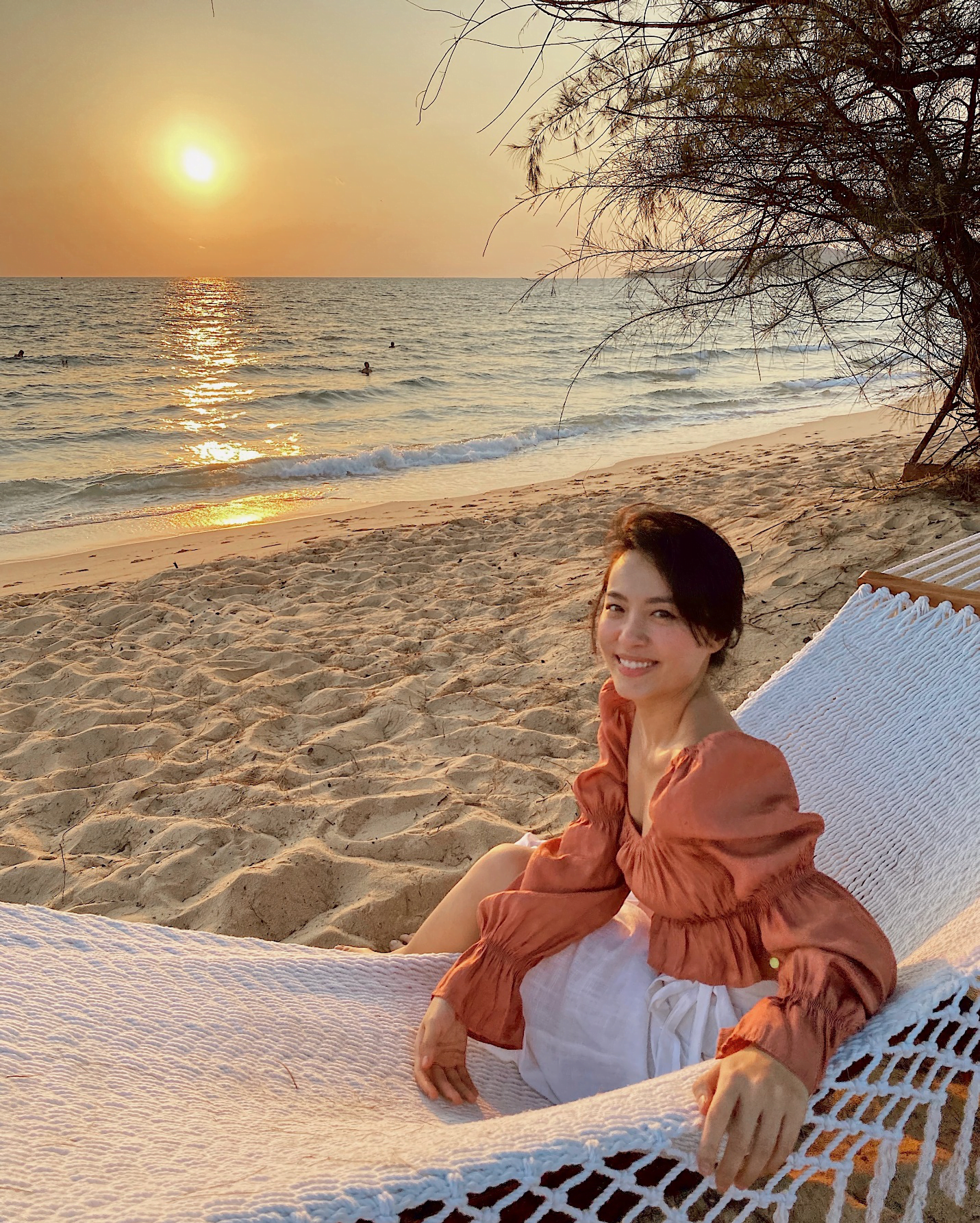 Đoan Trang kỷ niệm 8 năm ngày cưới ở Phú Quốc