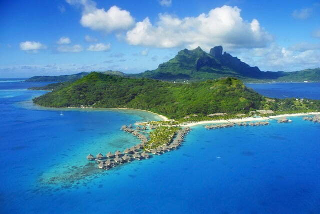 Đảo Bora Bora được người Pháp xem là viên ngọc quý. Ảnh: Shutterstock