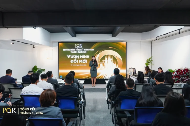 Toàn cảnh hội trường Tổng kết kinh doanh PQR tháng 5/2026 với chủ đề Vươn Mình Đổi Mới